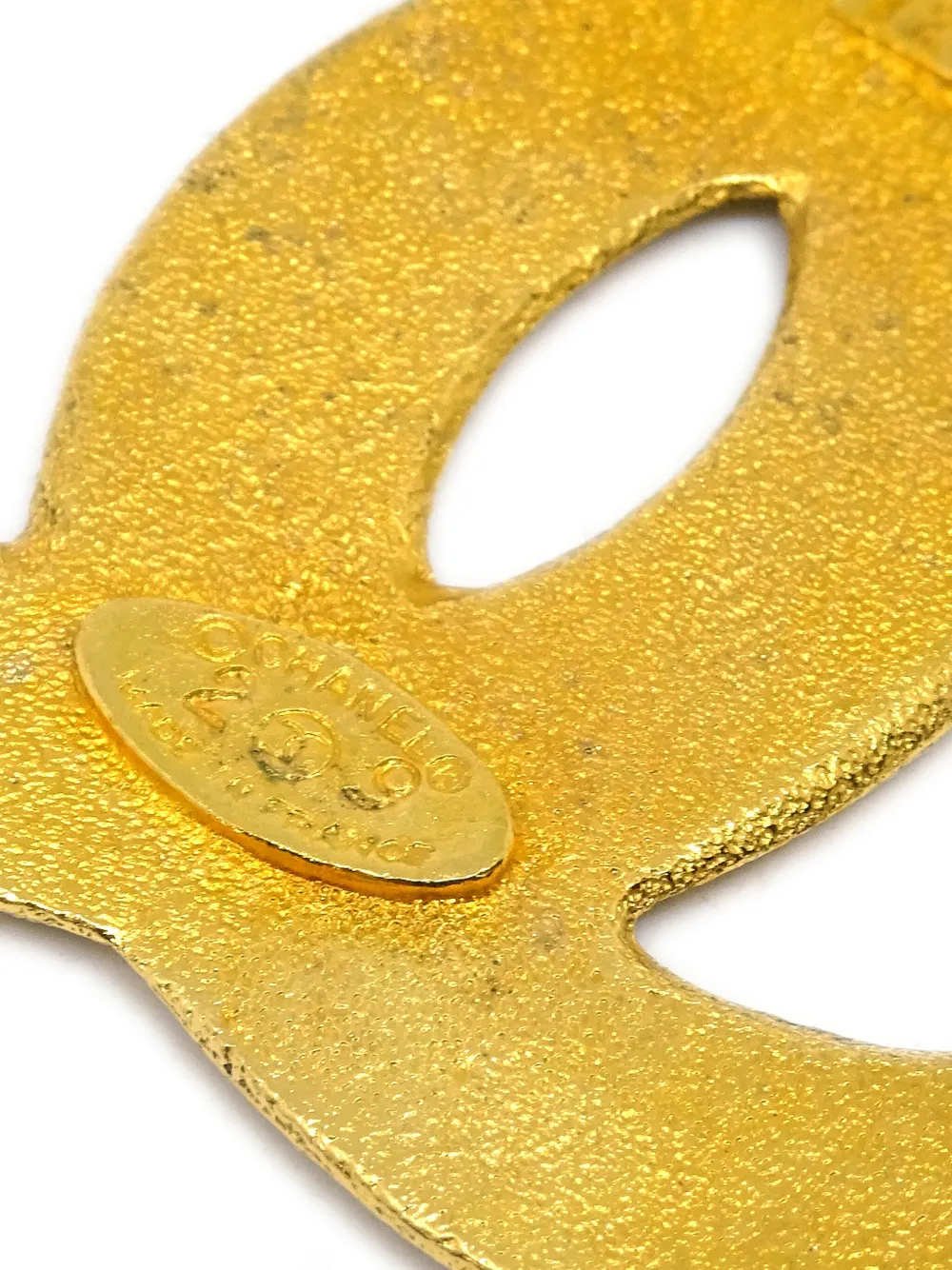 Pre-owned Chanel 1994 Logo-embossed Cc Brooch In Gold
