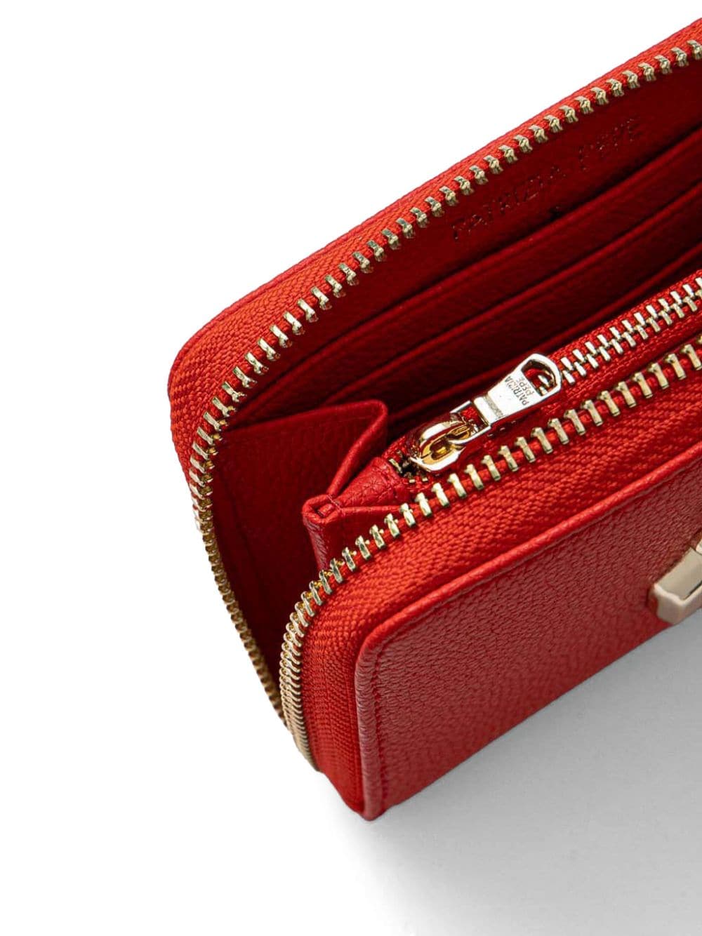 Shop Patrizia Pepe Fly-plaque Wallet In Red