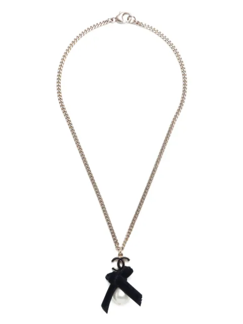 CHANEL Pre-Owned collar CC Mark con perla 2007