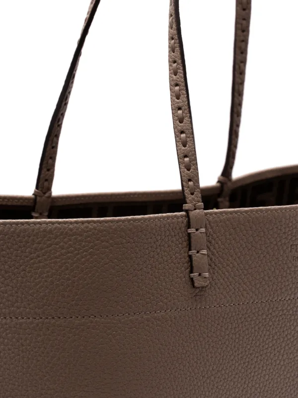トートバッグ Fendi Medium Roll Shopping Bag FENDI Medium Roll Tote Bag | Brown | FARFETCH