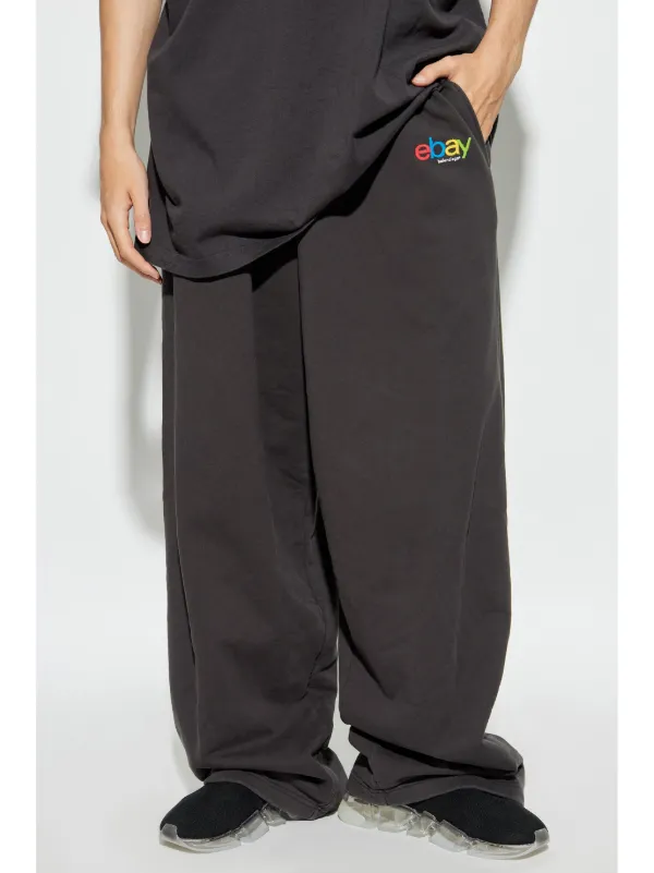 パンツ BALENCIAGA Logo embroidery joggers Black  818517TRVE2 Balenciaga Black Embroidered Sweatpants Balenciaga