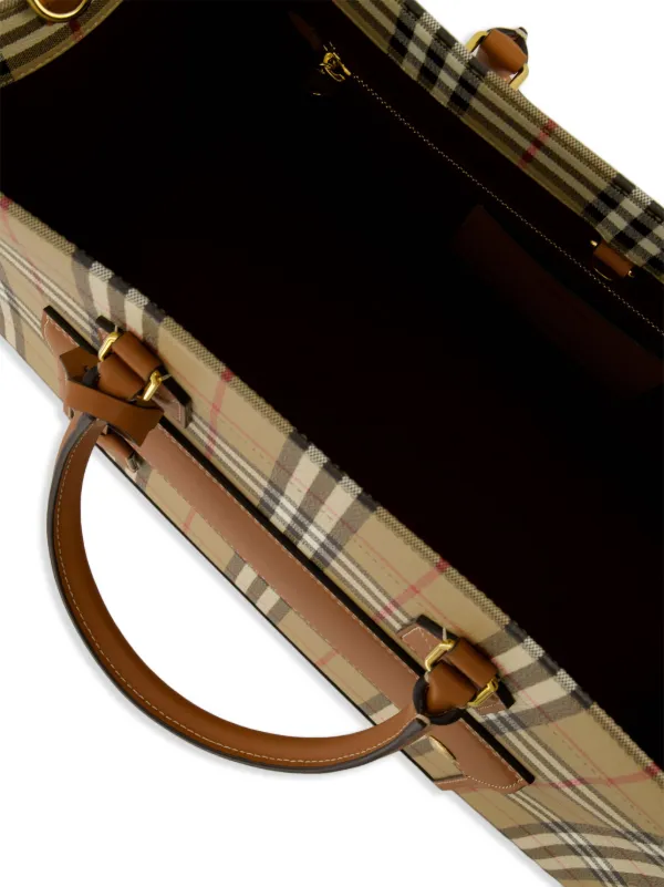 VIP【関税送料無料】希少 Burberry Freya medium tote bag Medium Freya Tote in Natural/tan - Women, Canvas | Burberry