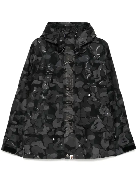 A BATHING APE® chamarra deportiva con estampado militar