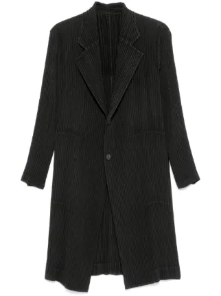 Issey Miyake Hatching Pleats コート | ブラック | FARFETCH JP