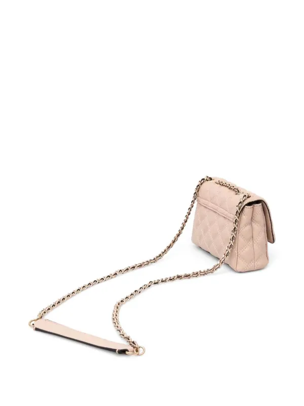 【国内発送】GUESS＊Giully Quilted Camera Crossbody Giully Quilted Camera Crossbody | GUESS