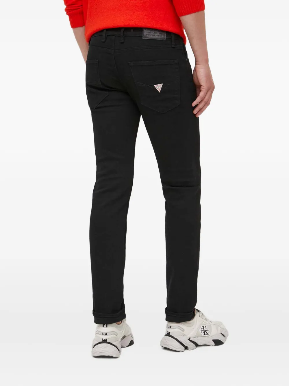 Guess Usa Logo-plaque Jeans In Black