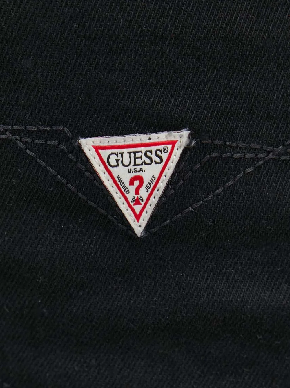 Guess Usa Logo-plaque Jeans In Black