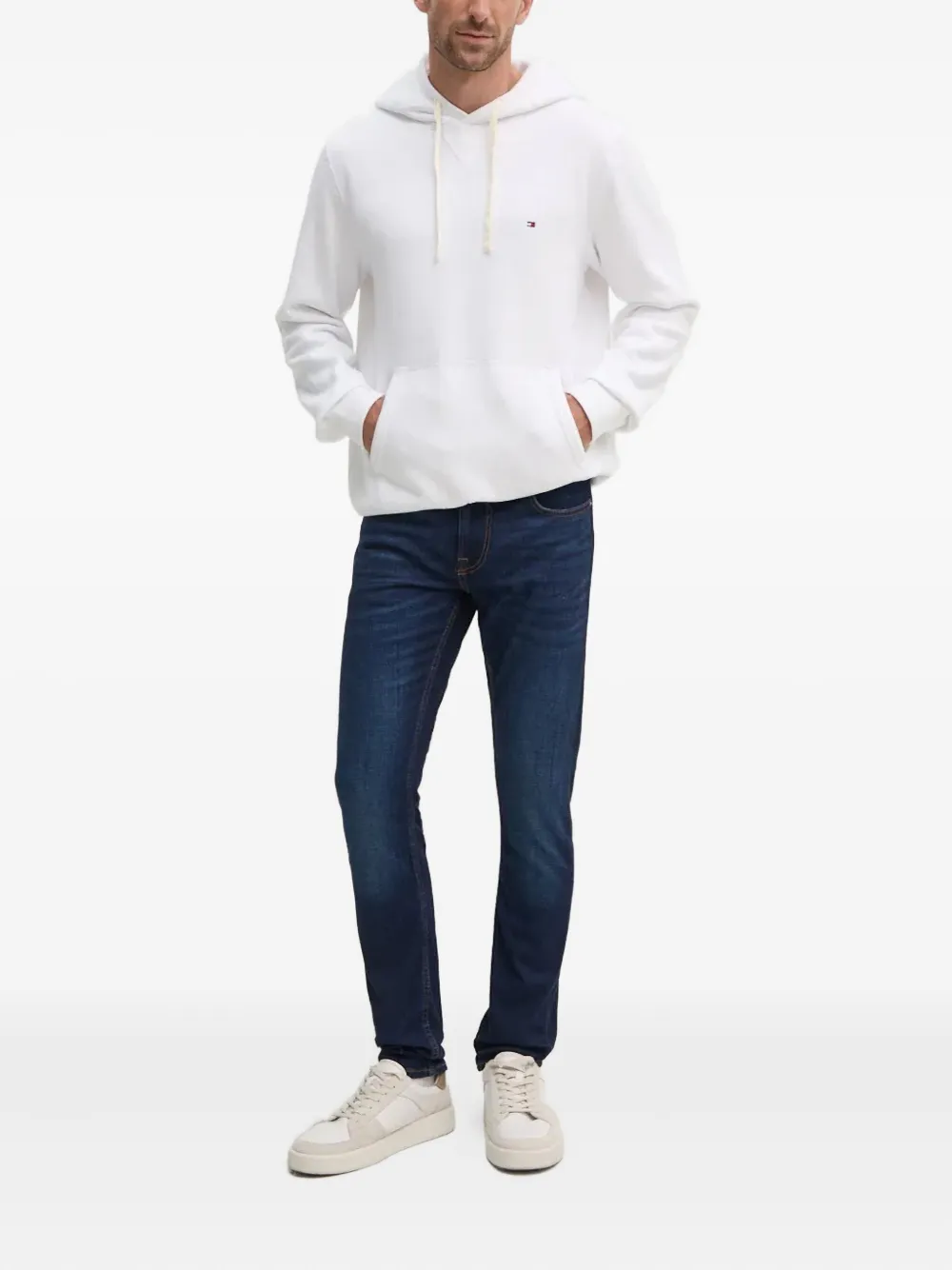 Guess Usa Logo-patch Jeans In Blue