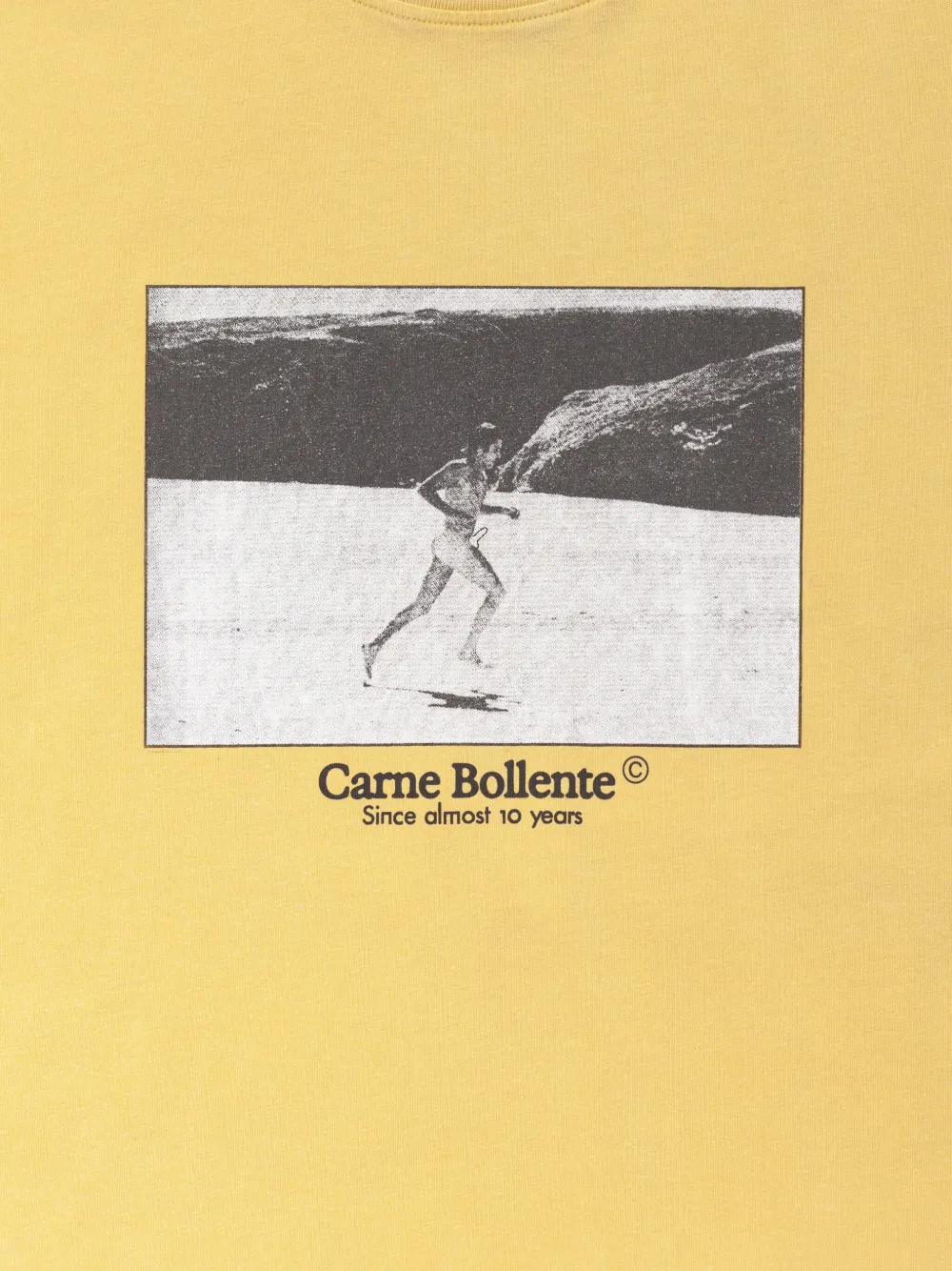 CARNE BOLLENTE Since Almost 10 Years T-shirt - Geel