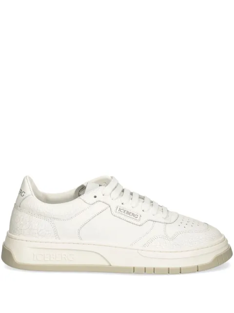 Iceberg tenis bajos con agujetas