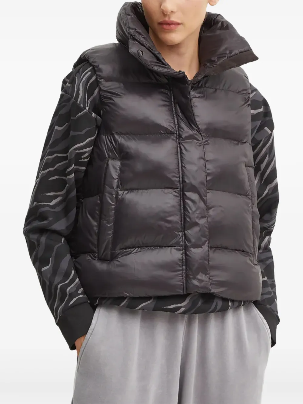 Helly Hansen Jade Padded Funnel-neck Gilet In Black