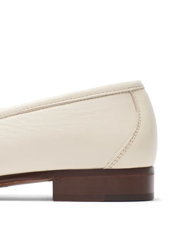 ローファー・オックスフォード VALENTINO GARAVANI IVORY LEATHER VLOGO SIGNATURE LOAFER Vlogo Signature Calfskin Loafer 20mm for Woman in Ivory