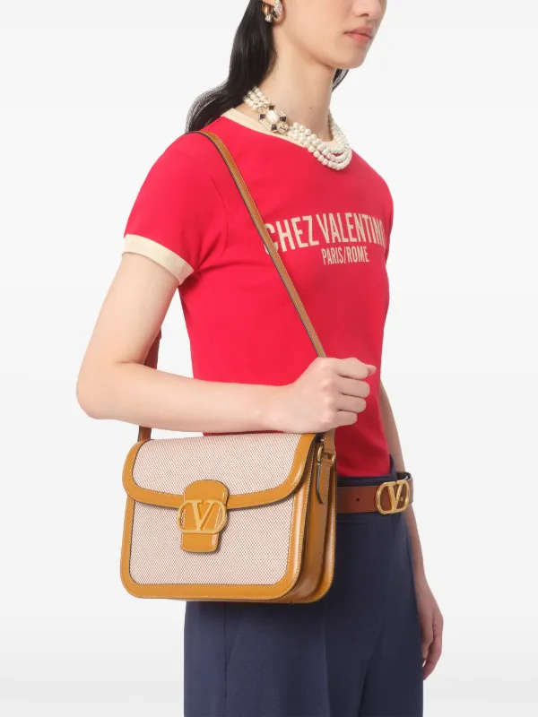 バレンチノ シェ・ヴァレンティノプリントのレッドTシャツ SS25 Valentino Garavani シェ プリントTシャツ | レッド | FARFETCH JP