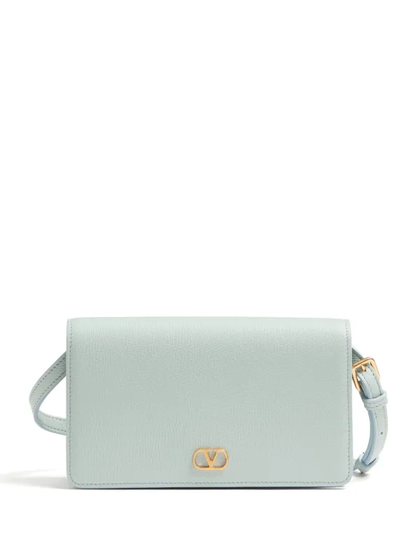 【関税＆送料込み】Valentino Garavani Mini Bag Vlogo Signat Valentino Garavani V Logo Signature Mini Bag in Nero | FWRD