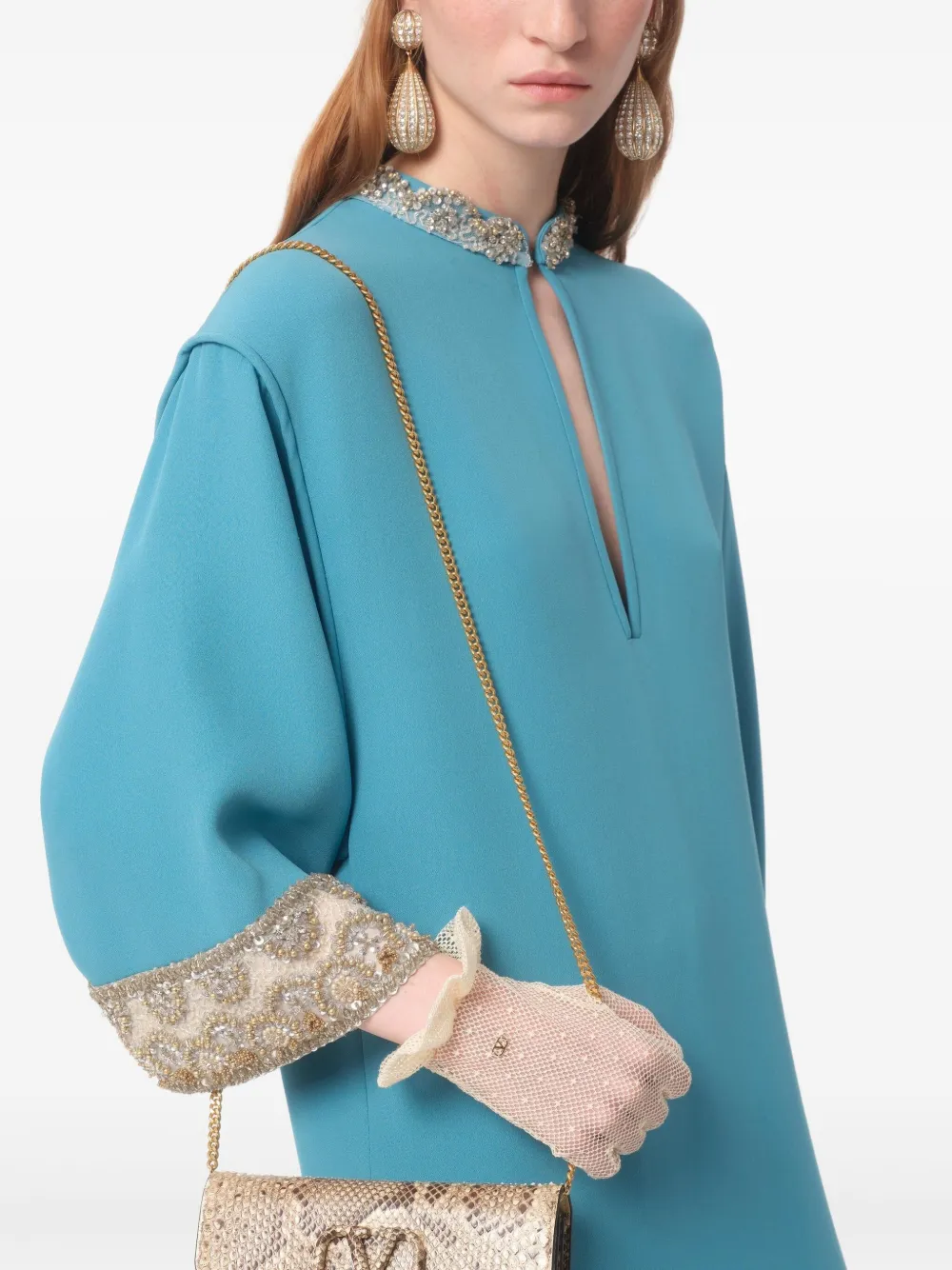 Valentino Garavani VLogo Signature clutch met kettinghengsel Beige