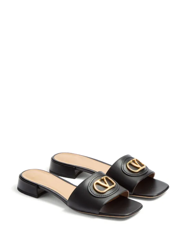 VALENTINO GARAVANI ◆ Vロゴ レザーサンダル Valentino Garavani Vロゴ サンダル | ブラック | FARFETCH JP