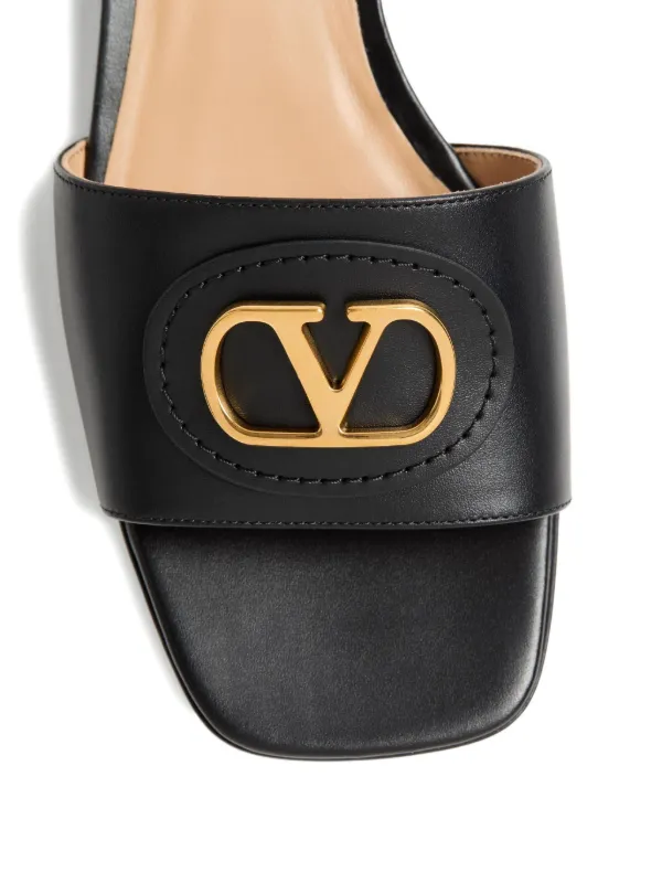 Valentino Garavani Vロゴ シグネチャーサンダル 20mm | ブラック