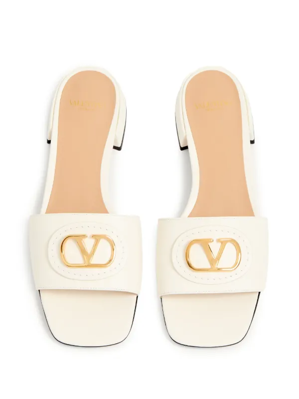 Valentino Garavani Vロゴ シグネチャー サンダル | ホワイト