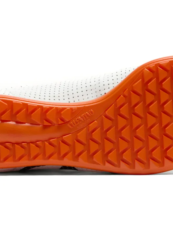 Valentino Garavani★ホワイト Chromathon スニーカー Chromathon Sneaker In Perforated Nappa for Woman | Valentino US