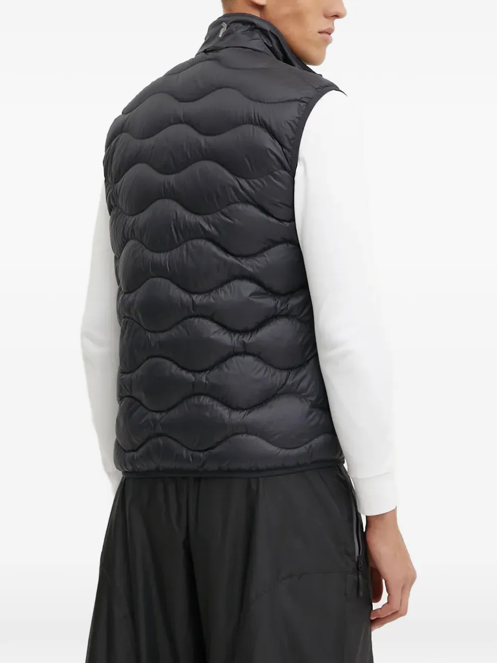 Peak Performance Helium gewatteerde bodywarmer met rits Zwart