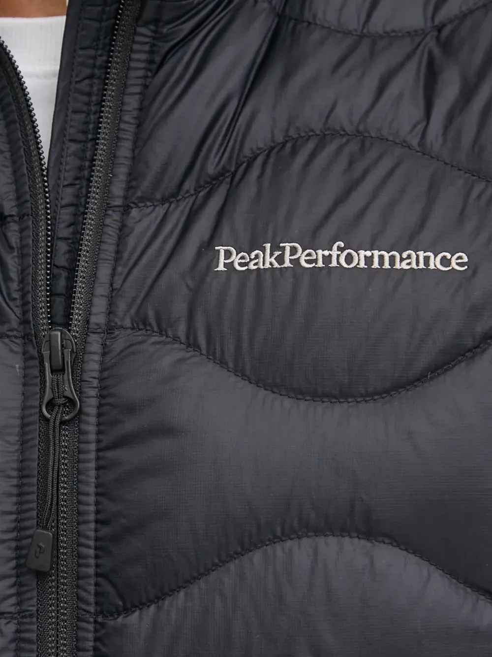 Peak Performance Helium gewatteerde bodywarmer met rits Zwart