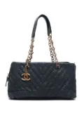 CHANEL Pre-Owned 2011 V-stitch handbag - Green