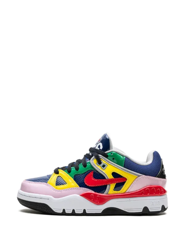 NIKE - 新品タグ付　NIKE ウィンドプルオーバー　ユニセックス　L ウインザーオンラインショップオンラインバーゲンのページです。