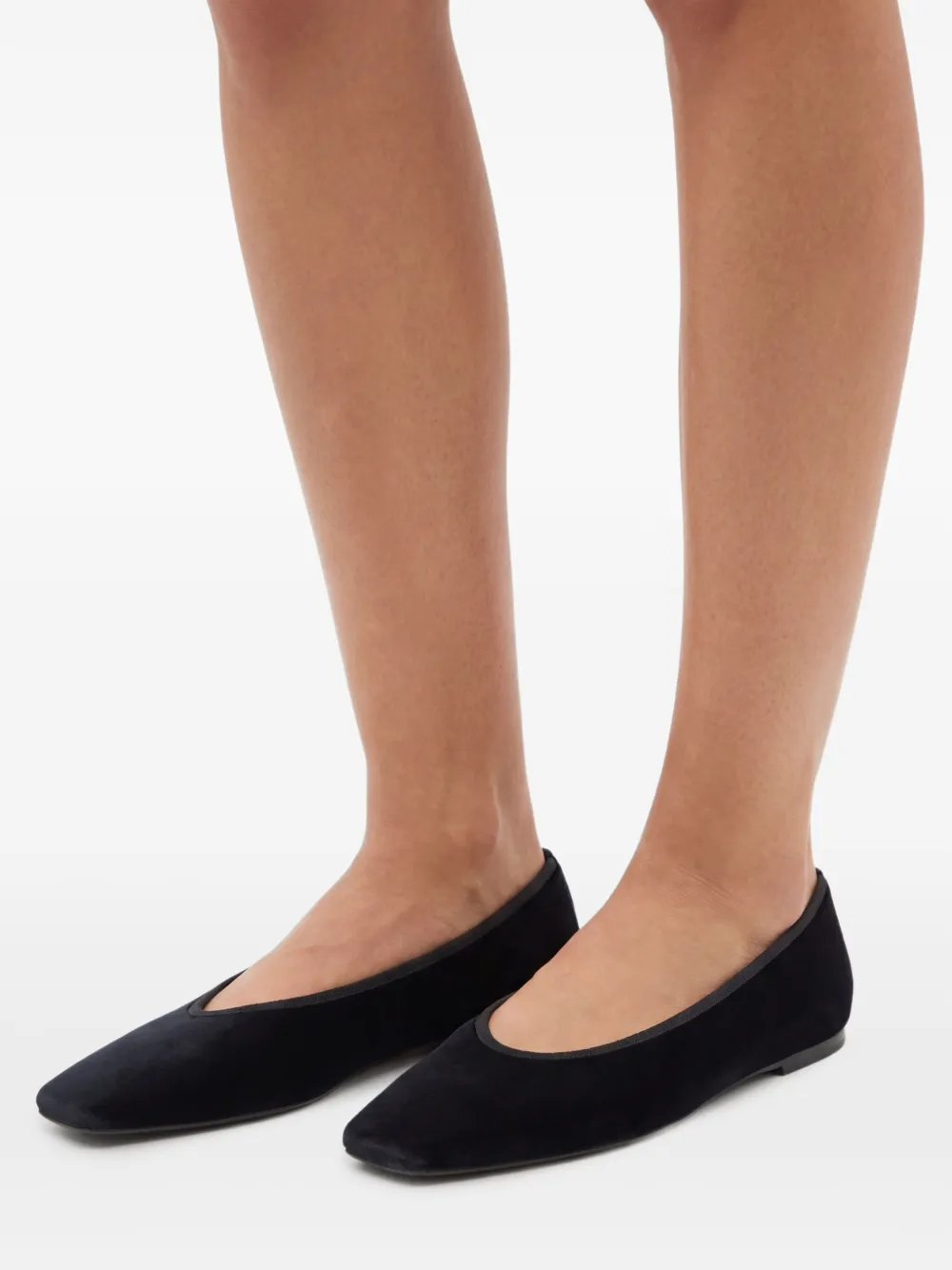 TOTEME Minimalist fluwelen ballerina's Zwart