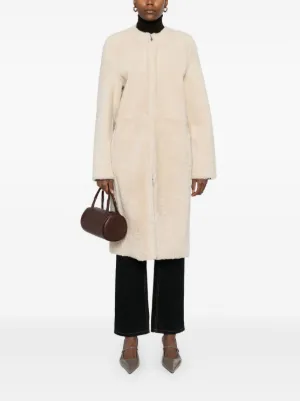 【関税込み】TOTEME オフホワイト City レザーコート Off-White City Leather Coat by TOTEME on Sale