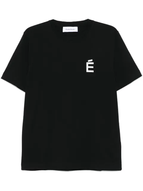 Études Studio playera con parche del logo