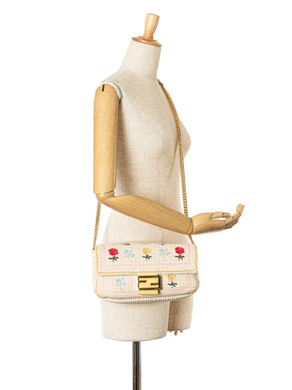 Fendi Pre Owned 2012 2022 Embroidered Crochet Uette Shoulder Bag White FARFETCH IE