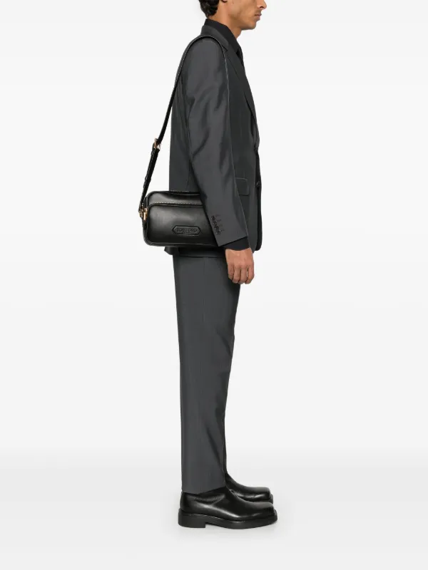 k*z様 TOM FORD シボ加工レザーメッセンジャーバック