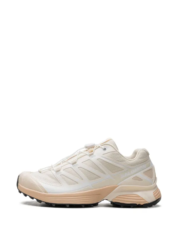 Salomon XT-Pathway “Bleached Sand/Hazelnut” スニーカー