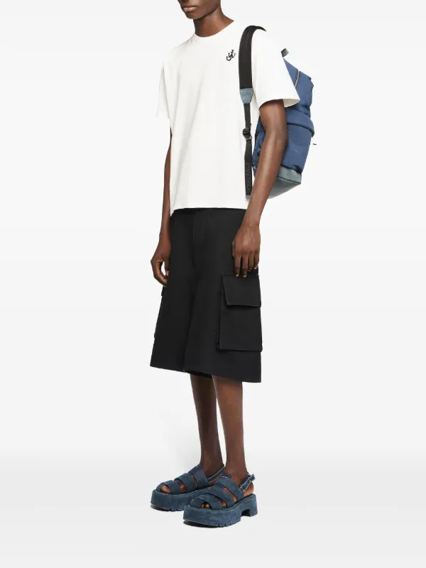 J W ANDERSON 25SS ショートパンツ ブラック系 JW Andersonのブラック デニム カーゴショートパンツがセール中