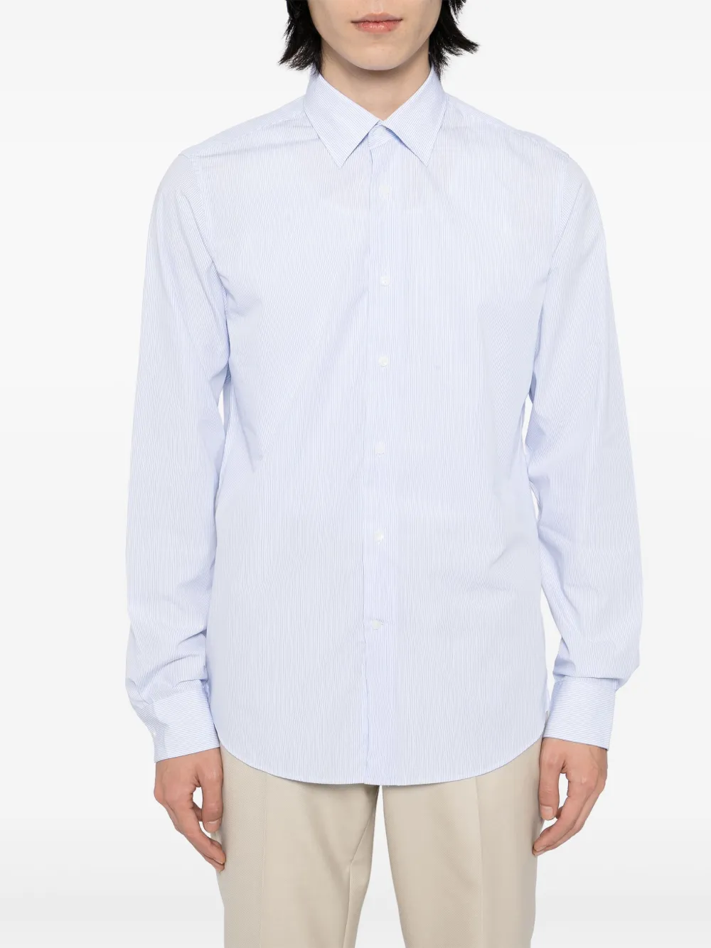 point-collar shirt