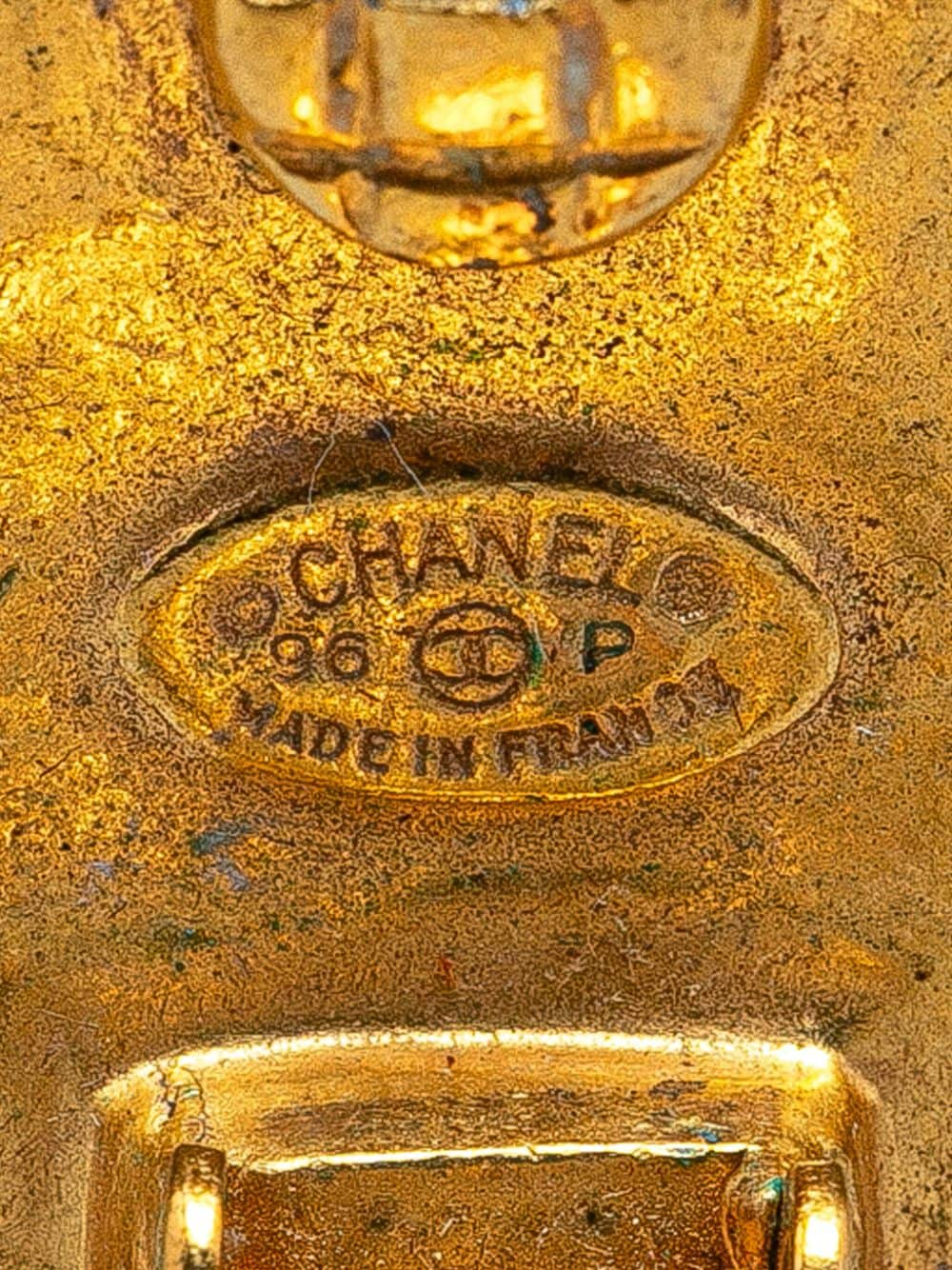 CHANEL Pre-Owned 1996 vergulde CC oorclips - Goud