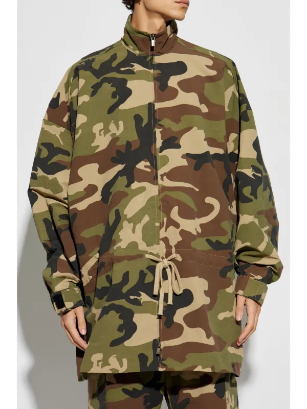 FEAR OF GOD ESSENTIALS カモフラージュ ジャケット | グリーン