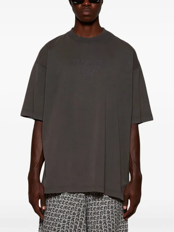 VETEMENTS slogan-print T-shirt | Grey | FARFETCH