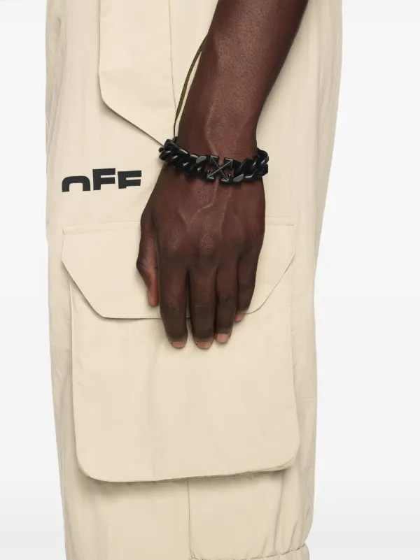 【Off-White】アロー チェーン ブレスレット Off-White アローチェーン ブレスレット | ブラック | FARFETCH JP