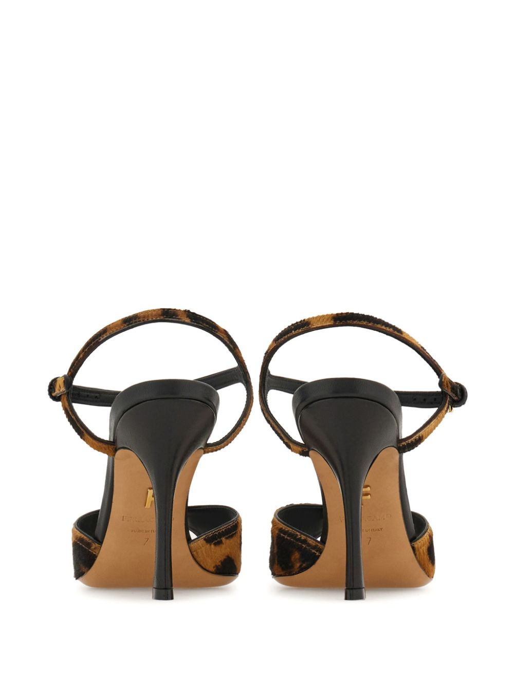 Ferragamo 70 mm sandalen met T-bandje Bruin