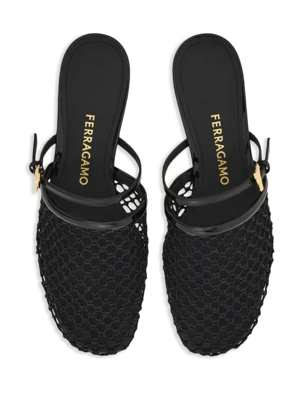 【送料&関税込】Ferragamo Ivory Leather Zelie Mules Off-white Isaura embellished raffia mules | FERRAGAMO | NET