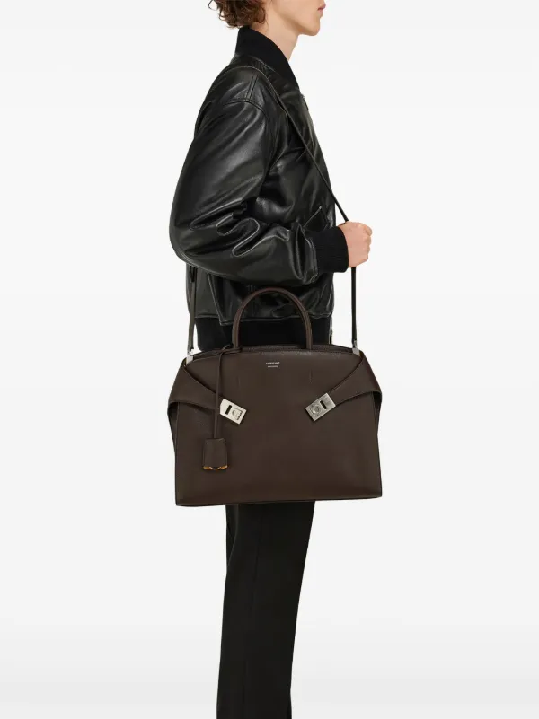24PF new/FERRAGAMO ハグミディアムトートバッグ Bag Brown Ferragamo Hug Tote Bag | Brown | FARFETCH