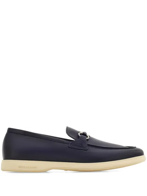 Ferragamo mocasines con placa Gancini