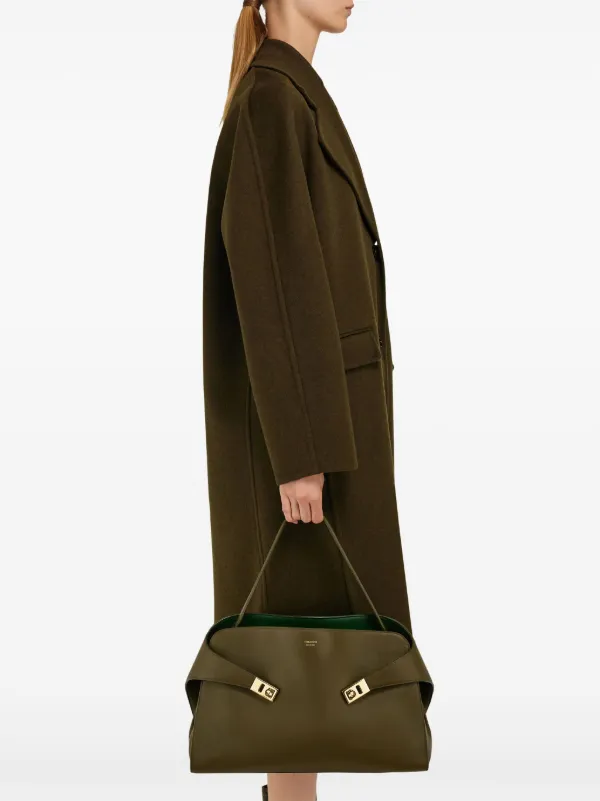 【送料&関税込】Ferragamo Medium Hug Shoulder Bag 25842148_55891342_600.jpg