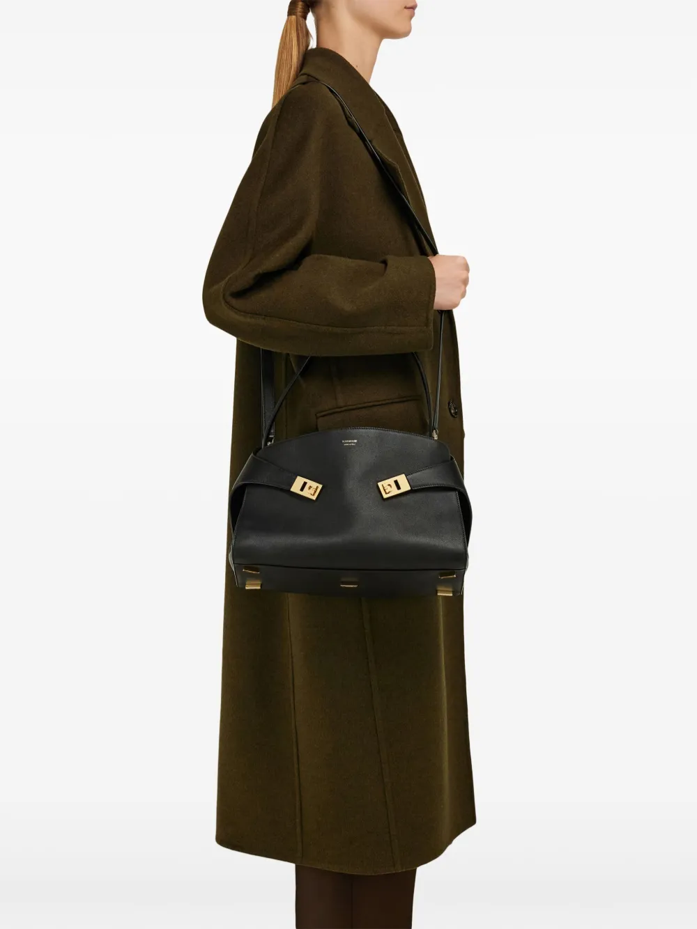 Ferragamo Hug Soft ショルダーバッグ S | ブラック | FARFETCH JP