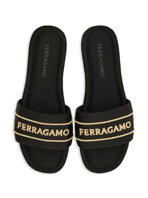 サンダル・ミュール FERRAGAMO SLIDE SANDAL WITH LOGO Ferragamo Logo Slides | Black | FARFETCH