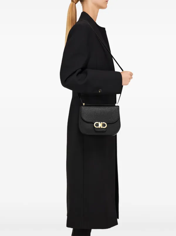 ☆送料関税込☆FERRAGAMO ダブル ガンチーニ ショルダーバッグ Ferragamo ダブルガンチーニ ショルダーバッグ | ブラック