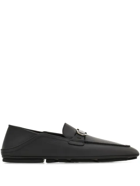 Ferragamo mocasines con placa Gancini