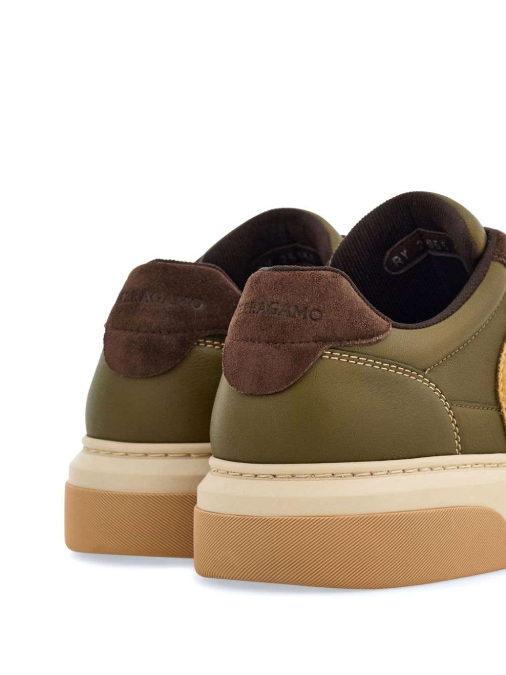 Ferragamo Leren sneakers met gancini ornament Groen