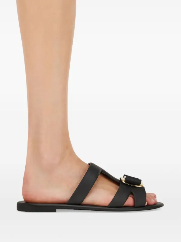 サンダル・ミュール FERRAGAMO VARA PLATE NEW SLIDE New Vara plate slide - Women | Ferragamo